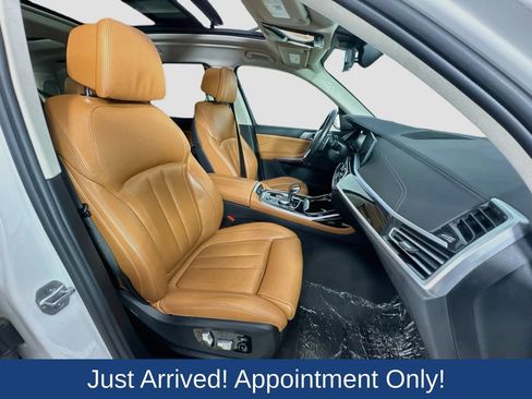 Used 2020 BMW X7 xDrive40i w/ Premium Package AWD/4WD image 39
