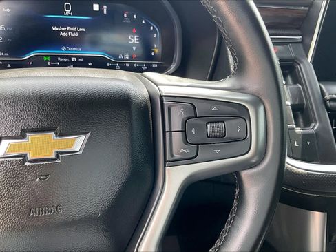 Used 2023 Chevrolet Suburban Premier image 24