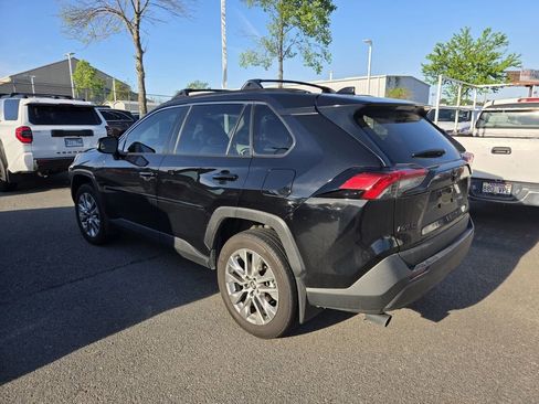 Used 2025 Toyota RAV4 XLE Premium image 6