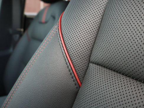 New 2026 Chevrolet Trax RS w/ Sunroof Package FWD image 10