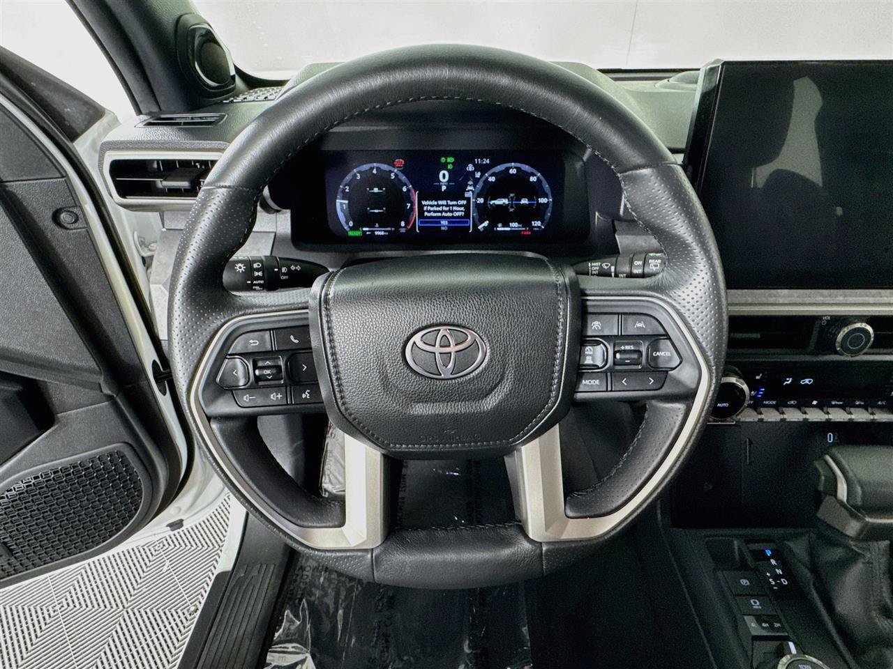 Certified 2025 Toyota 4Runner Trailhunter AWD/4WD image 13