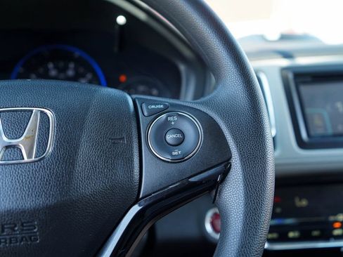Used 2018 Honda HR-V EX image 33