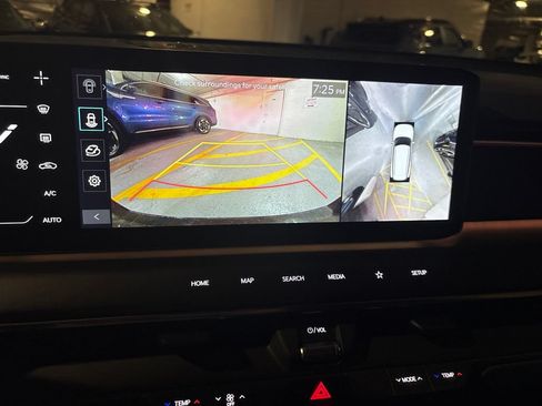 Certified 2024 Kia EV9 GT-Line AWD/4WD image 18