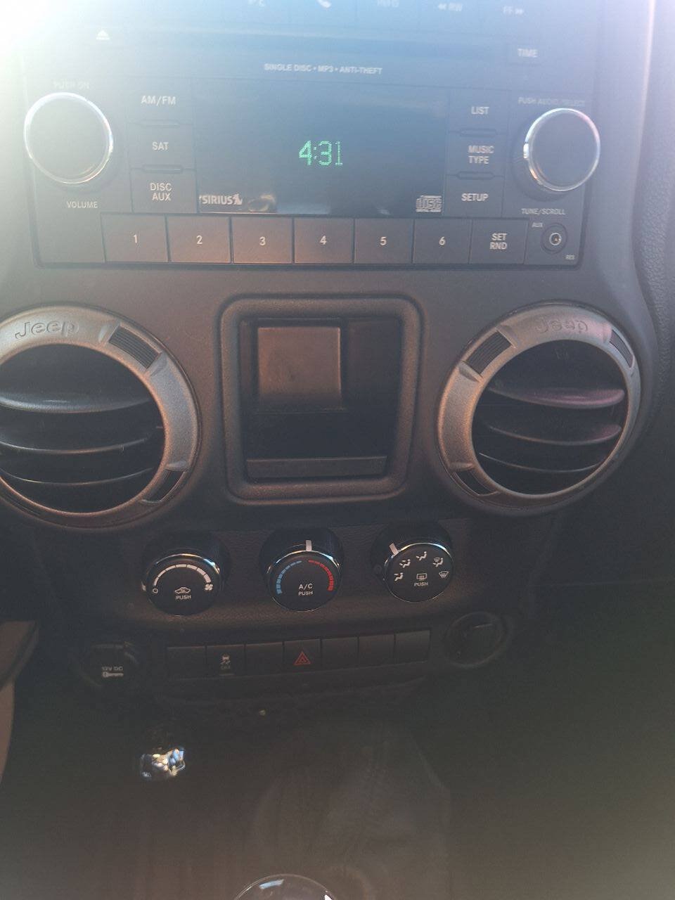 Used 2016 Jeep Wrangler Sport w/ Connectivity Group AWD/4WD image 14