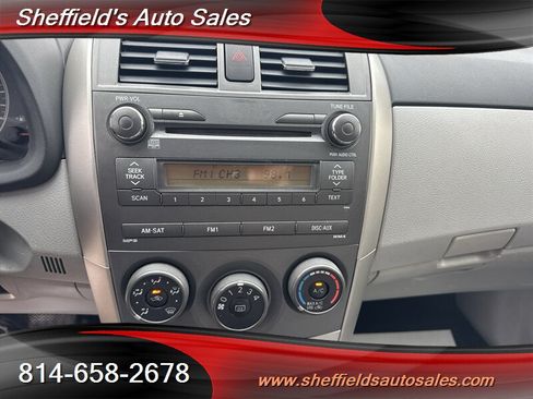 Used 2011 Toyota Corolla LE FWD image 28