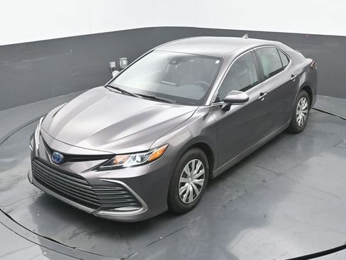 Used 2024 Toyota Camry LE FWD image 16