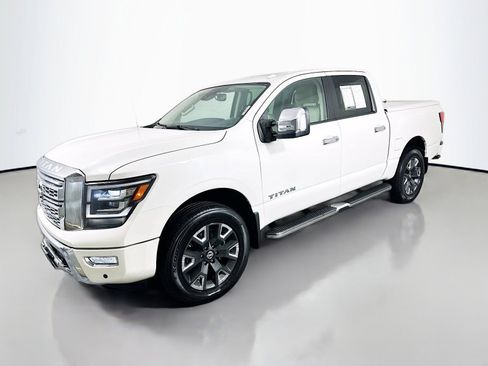 Used 2021 Nissan Titan SL w/ Moonroof Package AWD/4WD image 3