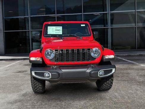 New 2025 Jeep Gladiator Sport image 2