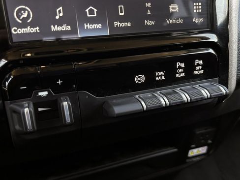 Used 2024 RAM 2500 Laramie image 24