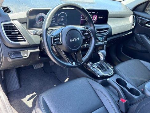 Used 2024 Kia Seltos EX FWD image 14