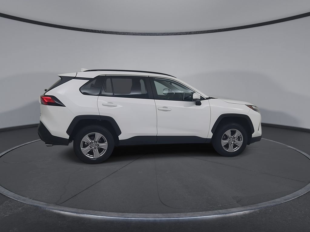 Used 2025 Toyota RAV4 XLE AWD/4WD image 17