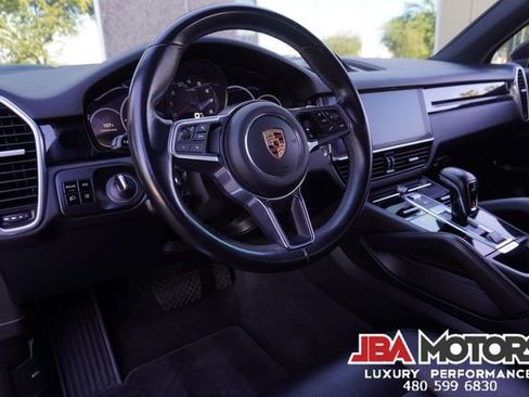 Used 2020 Porsche Cayenne AWD/4WD image 5