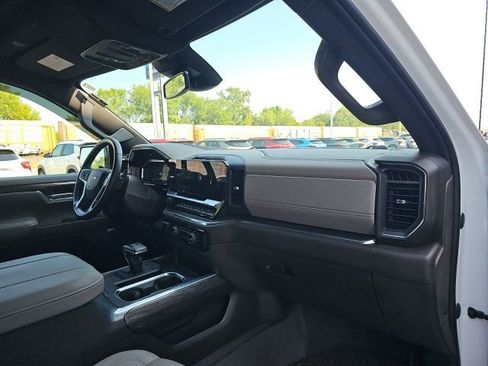 Used 2024 Chevrolet Silverado 1500 LTZ image 30