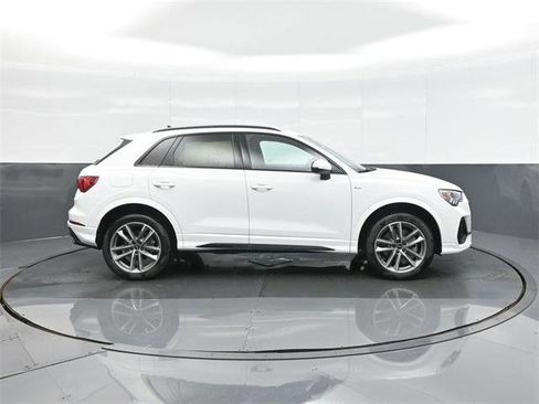 New 2025 Audi Q3 2.0T Premium image 8
