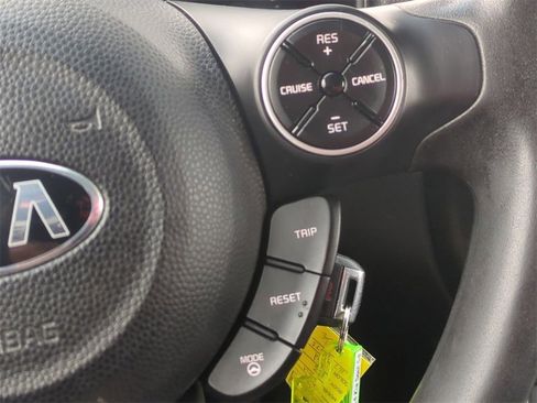 Used 2014 Kia Soul + image 16