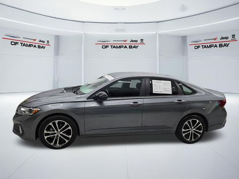 Used 2024 Volkswagen Jetta Sport FWD image 3