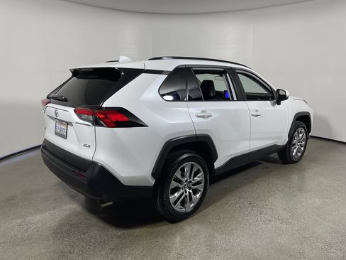 Used 2023 Toyota RAV4 XLE Premium FWD image 3