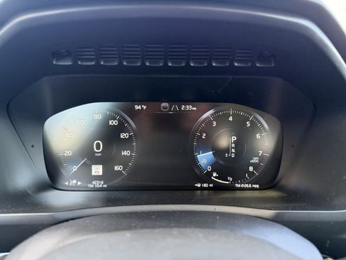 Used 2017 Volvo XC90 T5 Momentum w/ Vision Package image 31