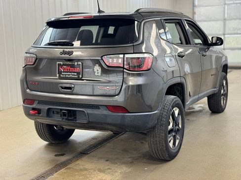 Used 2018 Jeep Compass Trailhawk w/ Cold Weather Group AWD/4WD image 5