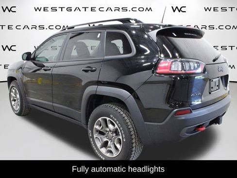 Used 2022 Jeep Cherokee Trailhawk image 5
