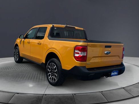 Used 2023 Ford Maverick Lariat FWD image 3