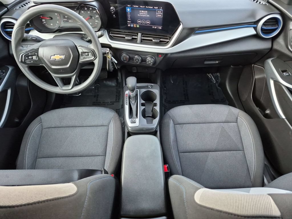 Used 2026 Chevrolet Trax LS FWD image 28