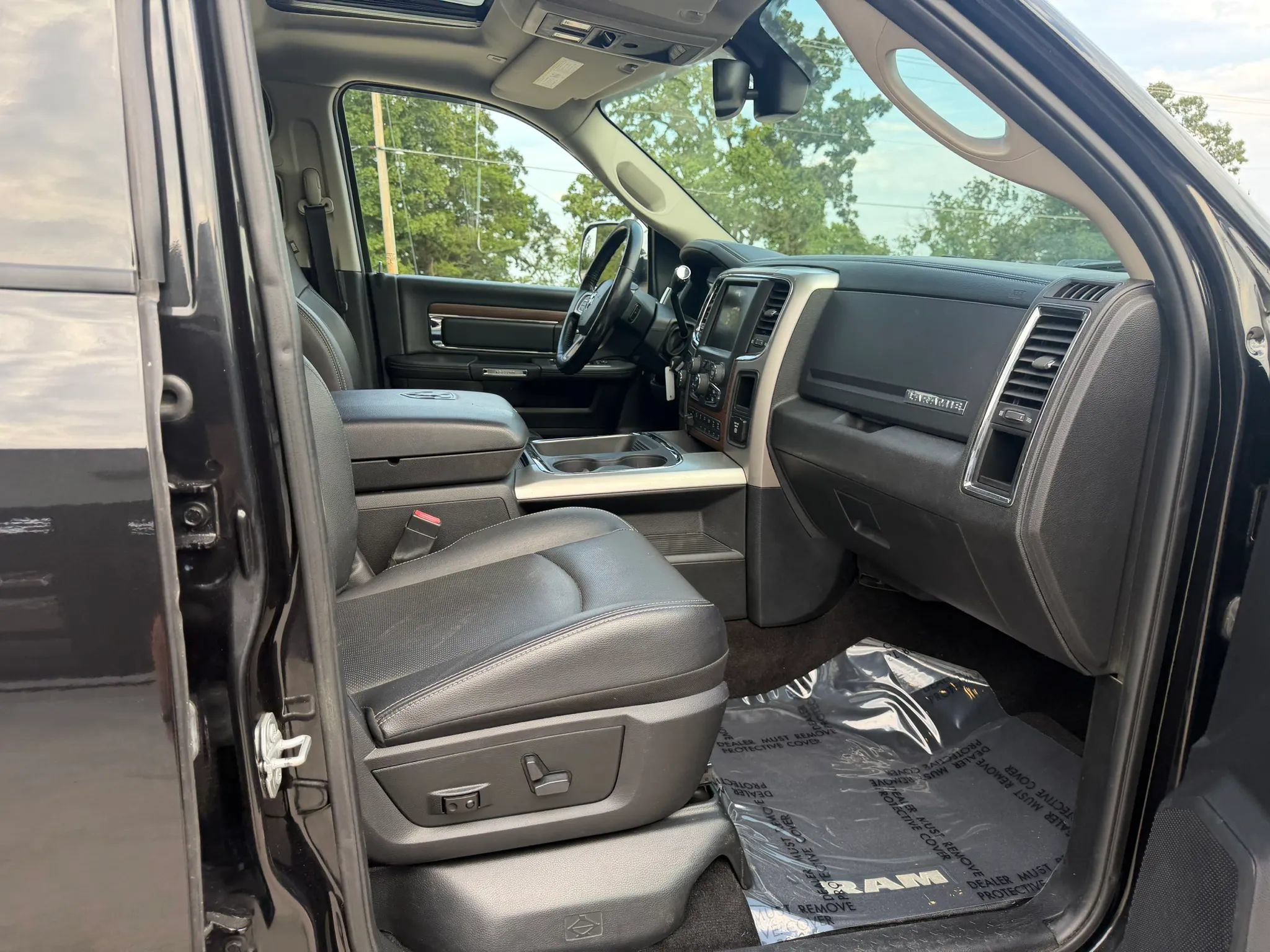 Used 2017 RAM 2500 Laramie w/ Snow Chief Group AWD/4WD image 53