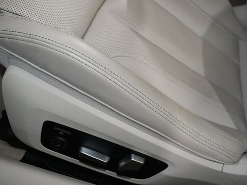 Used 2023 BMW M850i xDrive Convertible w/ Driving Assistance Package AWD/4WD image 13