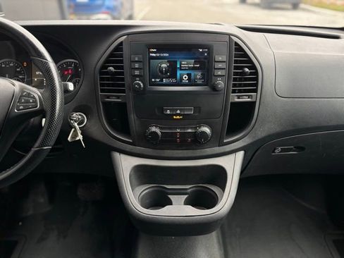 Used 2022 Mercedes-Benz Metris image 27