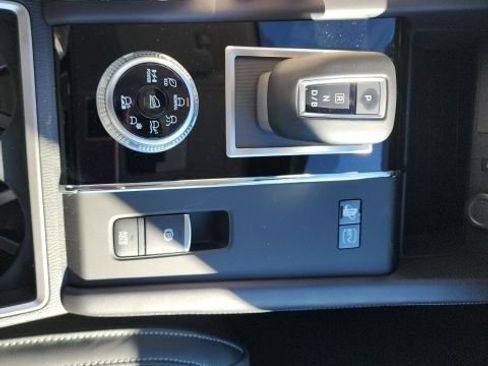 Used 2023 Mitsubishi Outlander SE image 31