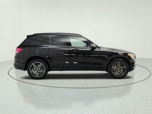 Used 2022 Mercedes-Benz GLC 300 image 4