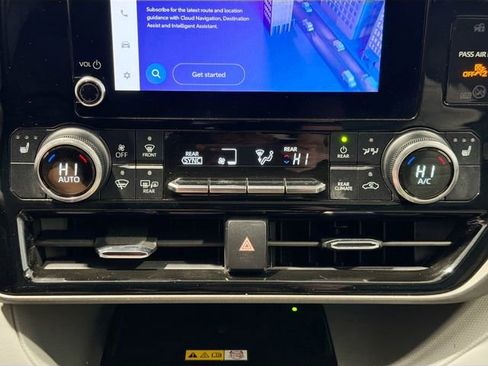 Used 2023 Toyota Highlander XLE image 13