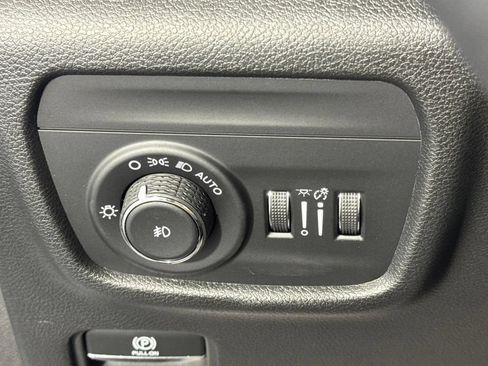 Used 2026 Jeep Grand Cherokee Limited AWD/4WD image 14