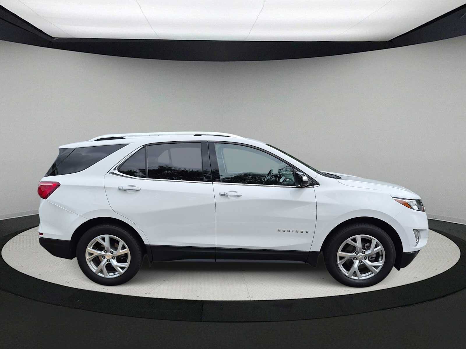 Used 2021 Chevrolet Equinox Premier w/ LPO, Floor Liner Package AWD/4WD image 9