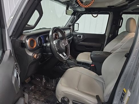 Used 2022 Jeep Gladiator Mojave w/ Cold Weather Group AWD/4WD image 31