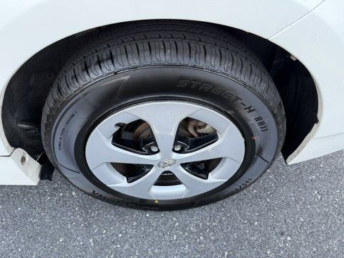 Used 2015 Toyota Prius Three FWD image 26