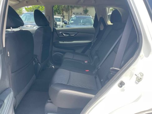 Certified 2020 Nissan Rogue SV FWD image 7