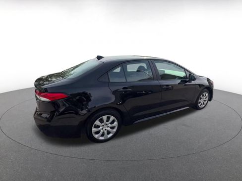 Used 2025 Toyota Corolla LE FWD image 14