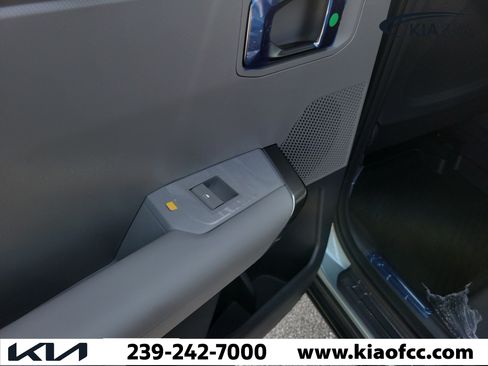 New 2027 Kia Seltos S FWD image 13