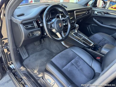 Used 2021 Porsche Macan image 26
