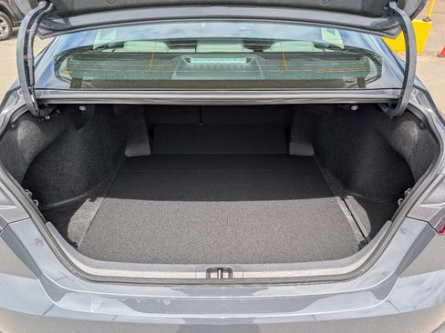 Used 2026 Toyota Camry SE w/ Convenience Package image 9