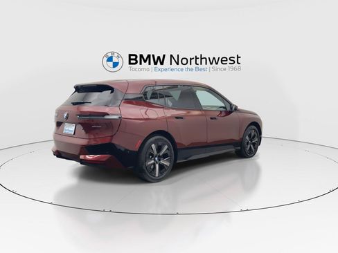 Used 2024 BMW iX xDrive50 w/ Sport Package AWD/4WD image 3