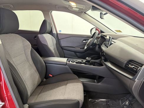 Used 2023 Nissan Rogue SV image 18