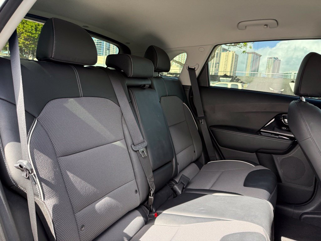 Used 2022 Kia Niro EX FWD image 14