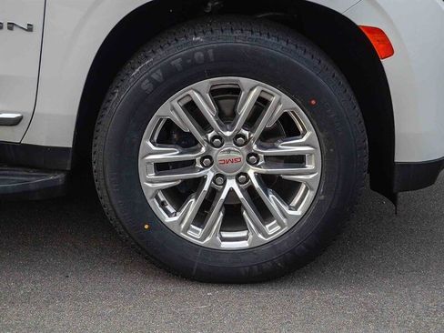 Used 2022 GMC Yukon SLT w/ SLT Premium Package image 12