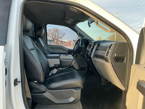 Used 2019 Ford F250 XLT w/ FX4 Off-Road Package image 16
