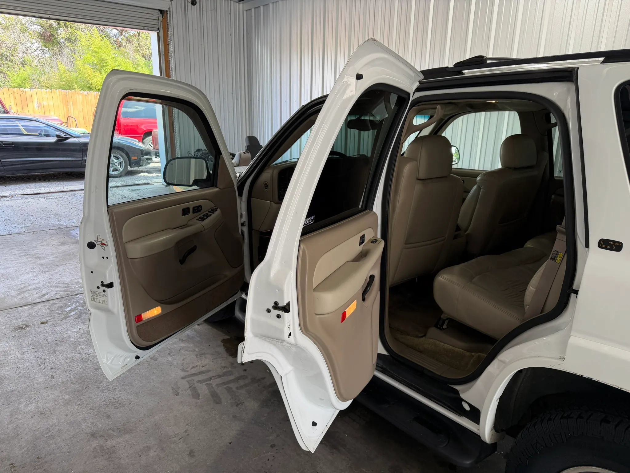 Used 2002 Chevrolet Tahoe LT RWD image 7