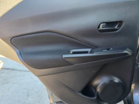 Used 2021 Nissan Kicks S image 14