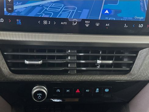 Used 2025 Ford Explorer Platinum w/ LUX Leather Package image 24