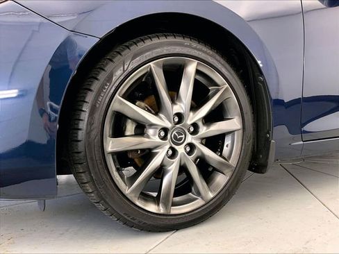 Used 2018 MAZDA MAZDA3 Touring FWD image 9